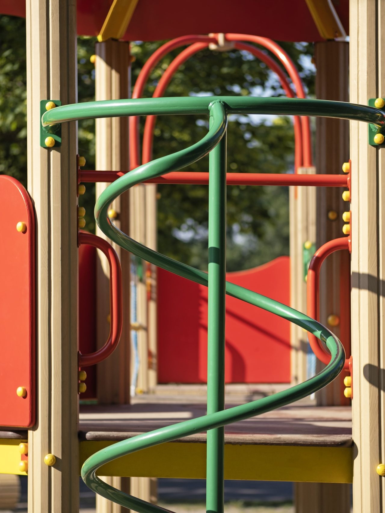 anclaje mobiliario parque infantil