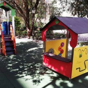Casitas infantiles en parques inclusivos
