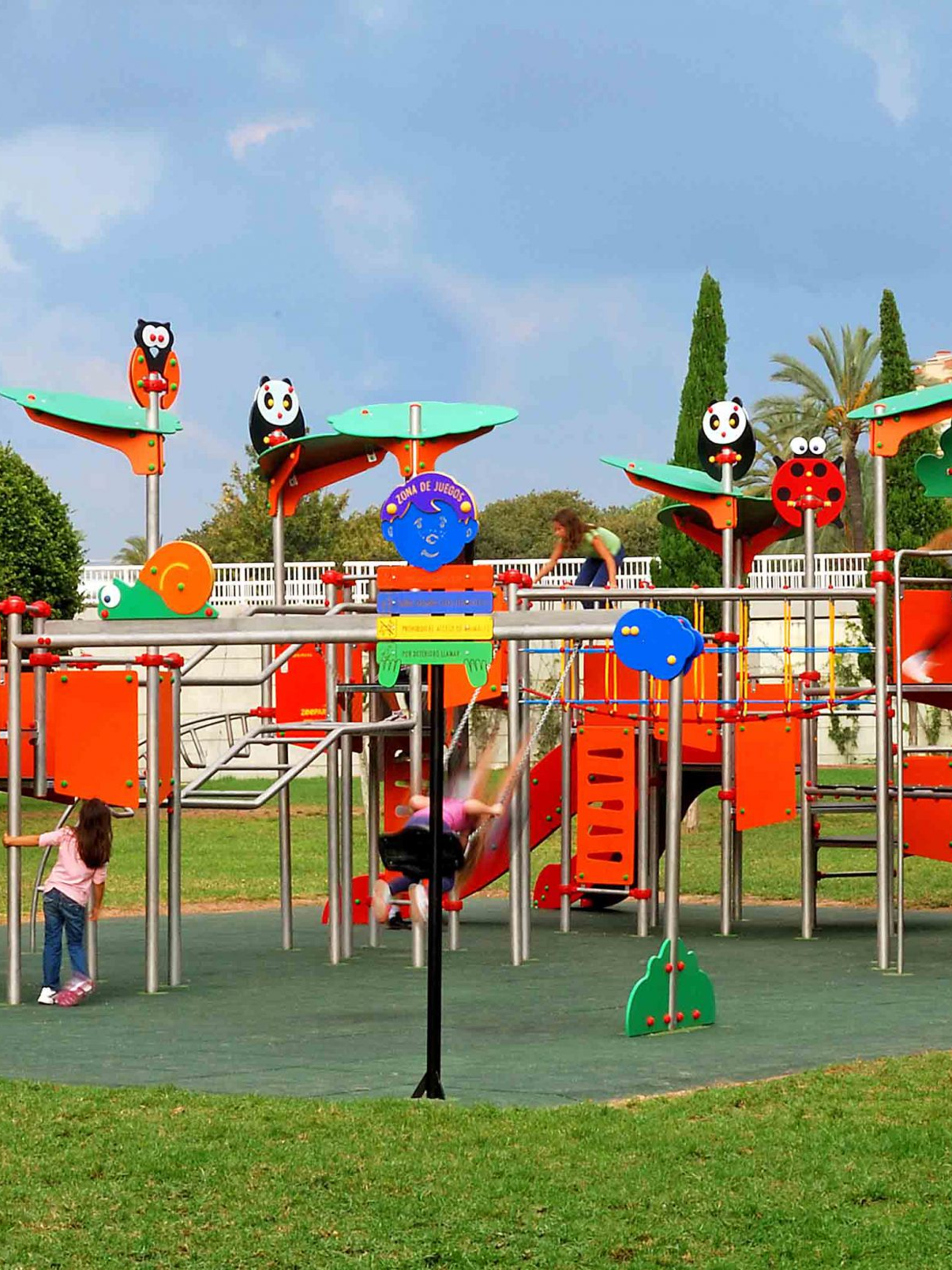 Parques infantiles exteriores homologados