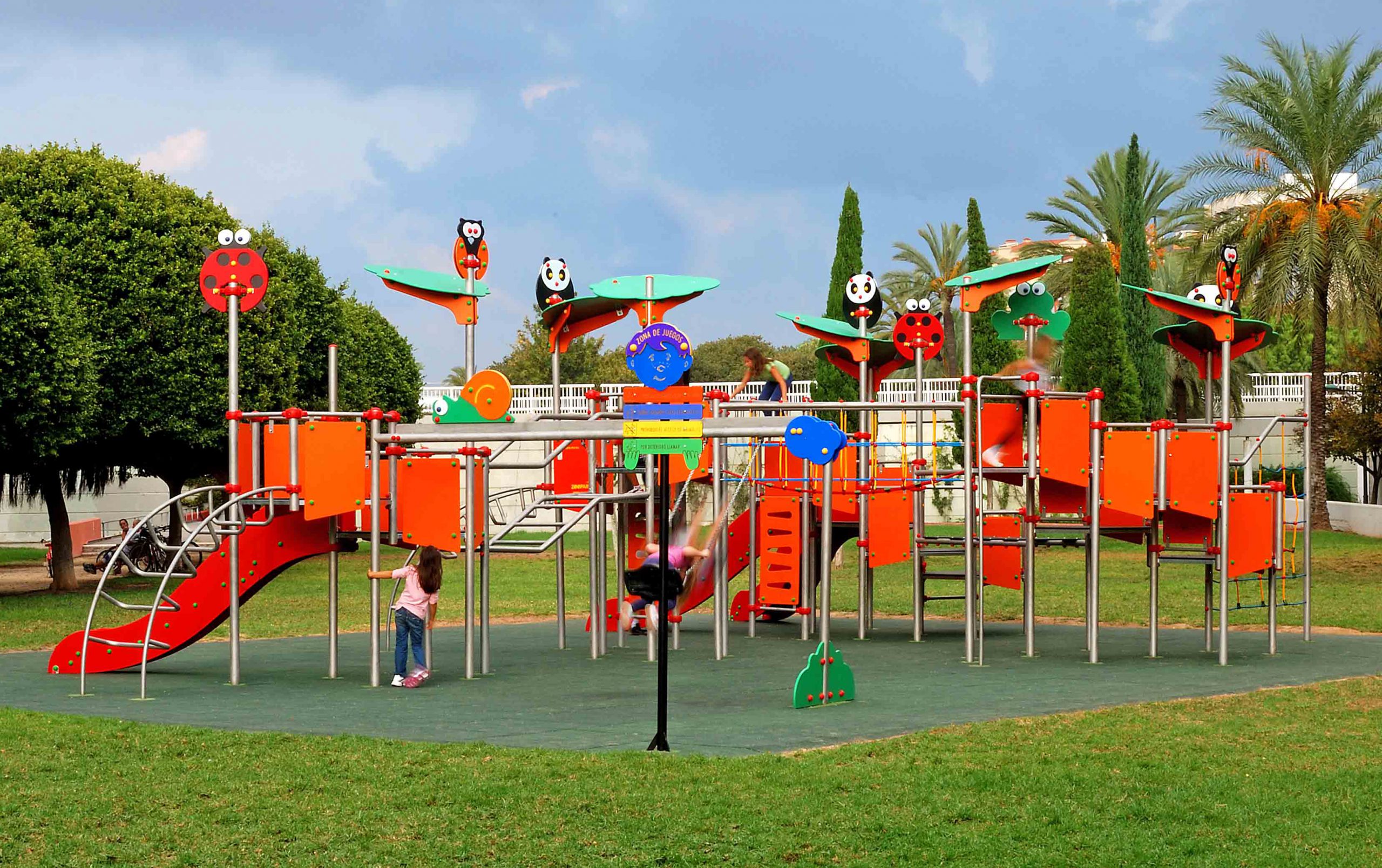 Parques infantiles exteriores homologados