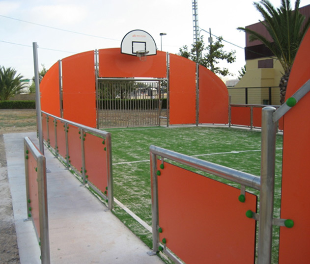 Multisport court with moved side panel