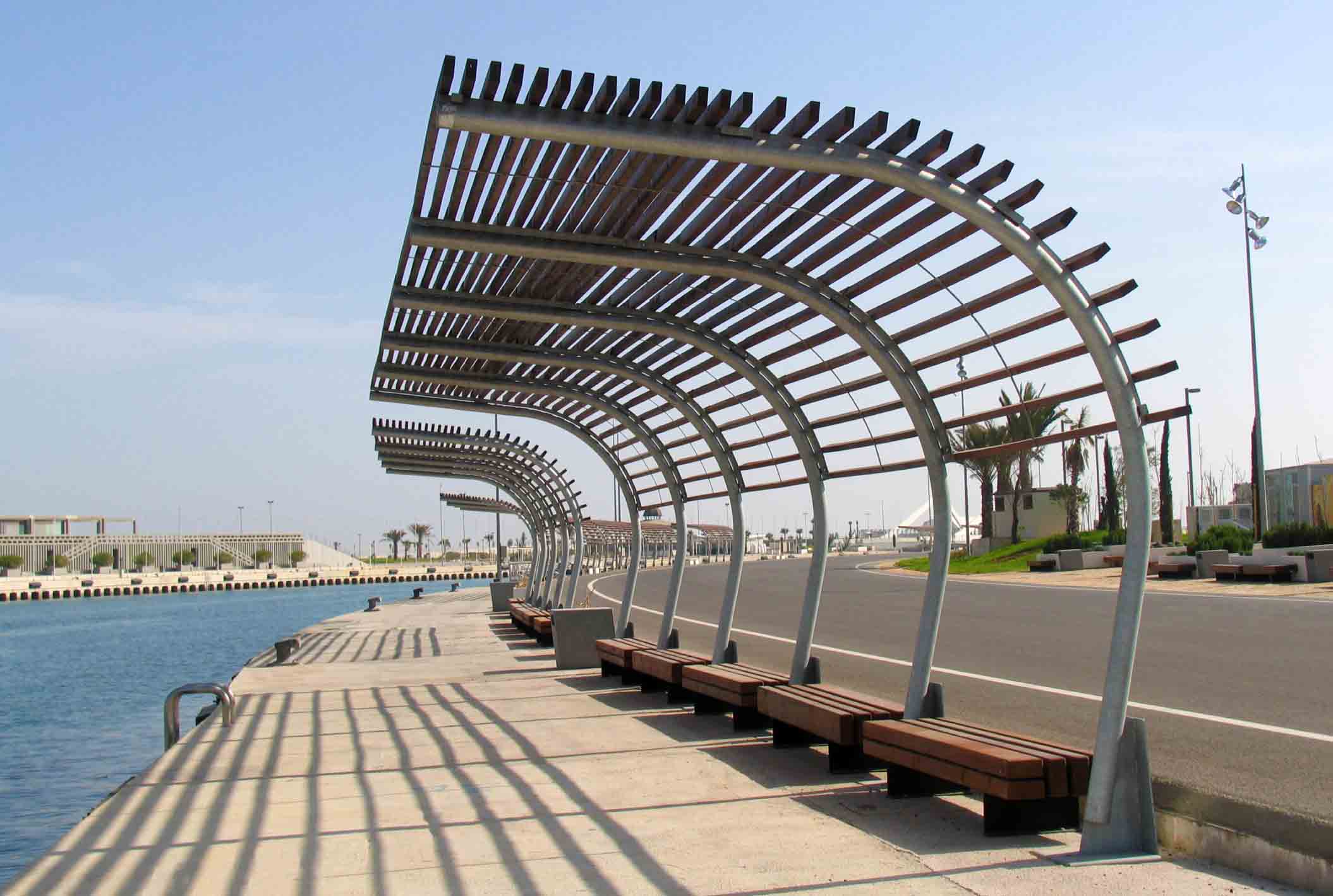 - Pergola of wood and steel closed to the sea